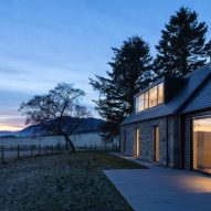Strone Glenbanchor cottage by Loader Monteith Architects