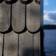 Tar-coated wooden shingles