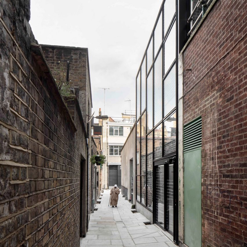 6a Architects adds "glowing etched lantern" to community centre in Bloomsbury
