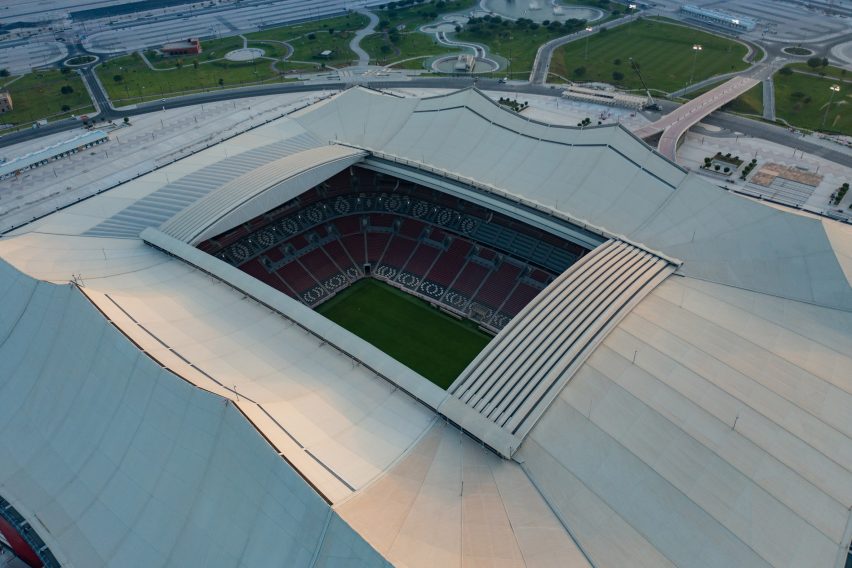 Atap yang dapat ditarik di Stadion Al Bayt di Al Khor