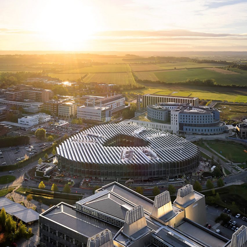 Disc-shaped glass research centre for AstraZeneca