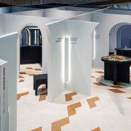 Snarkitecture menciptakan stand seperti labirin untuk Bolon di Stockholm Furniture Fair