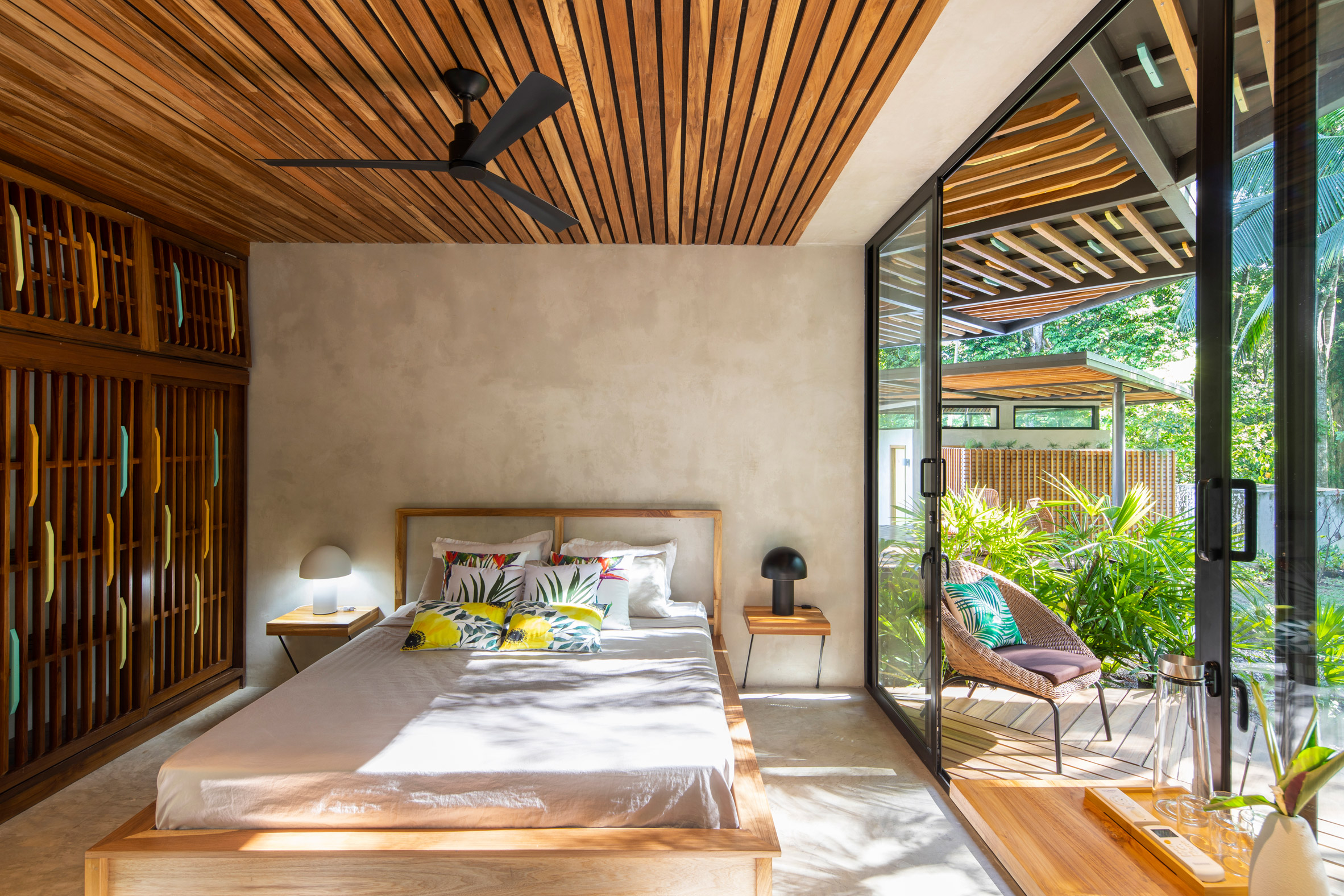 Studio Saxe weaves Caribbean Courtyard Villa into a Costa Rican jungle