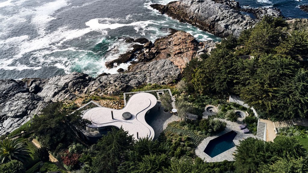 Casa S is an amoeba-shaped home on the coast of Chile