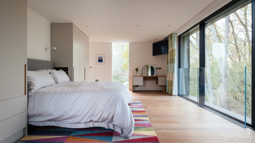 Bedroom in Claywood house for a wheelchair user by Ayre Chamberlin Gaunt