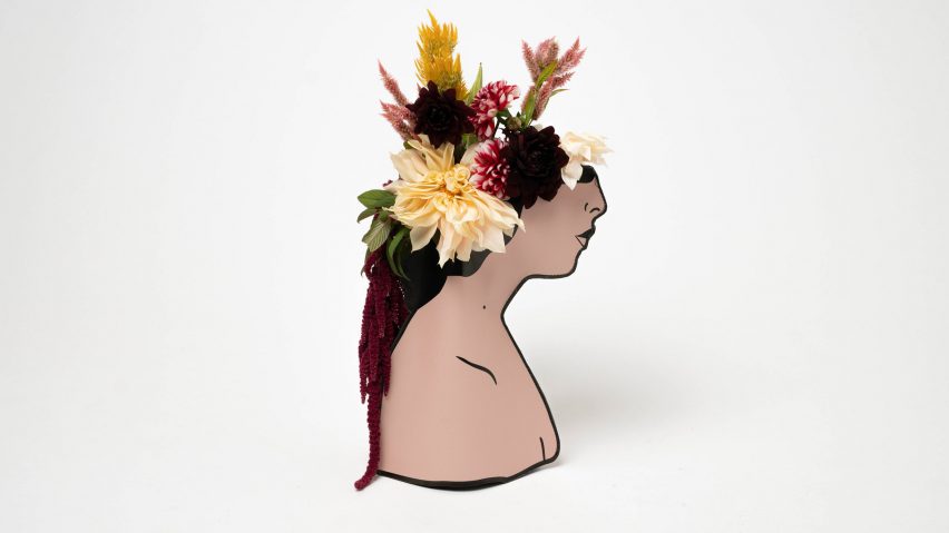Flower vase by Zenobie