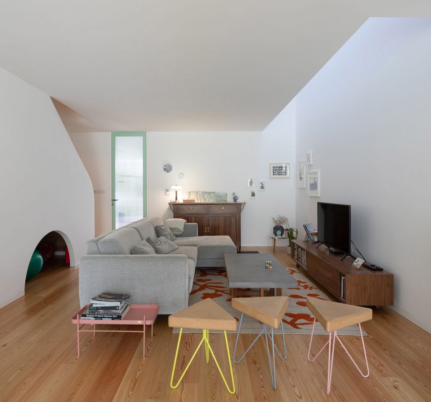 Livinho room with Portufal pastel furniture