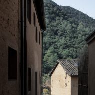 Rammed-earth houses in China
