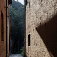 Rammed-earth houses in China
