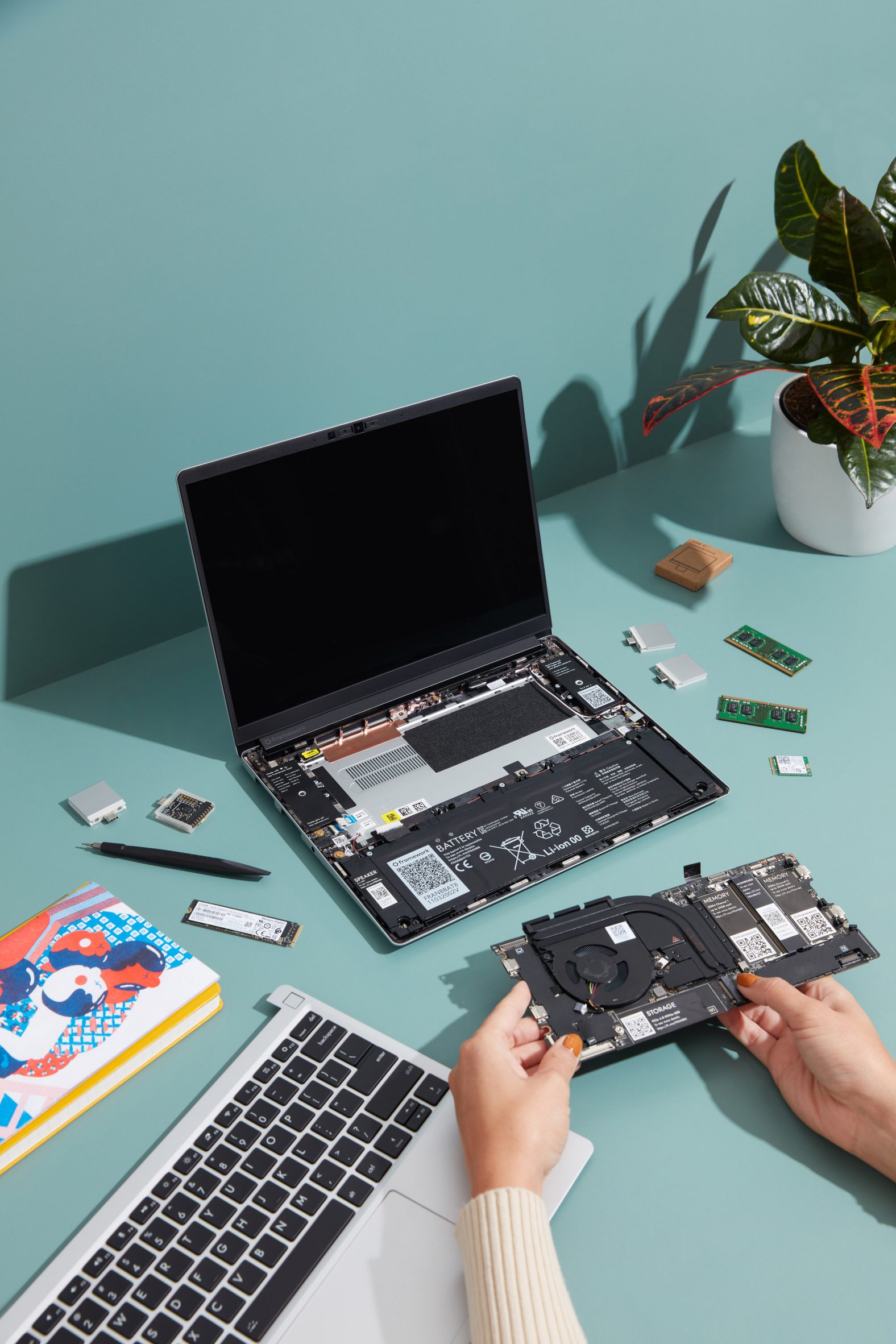 Framework develops modular laptop that users can fix and upgrade