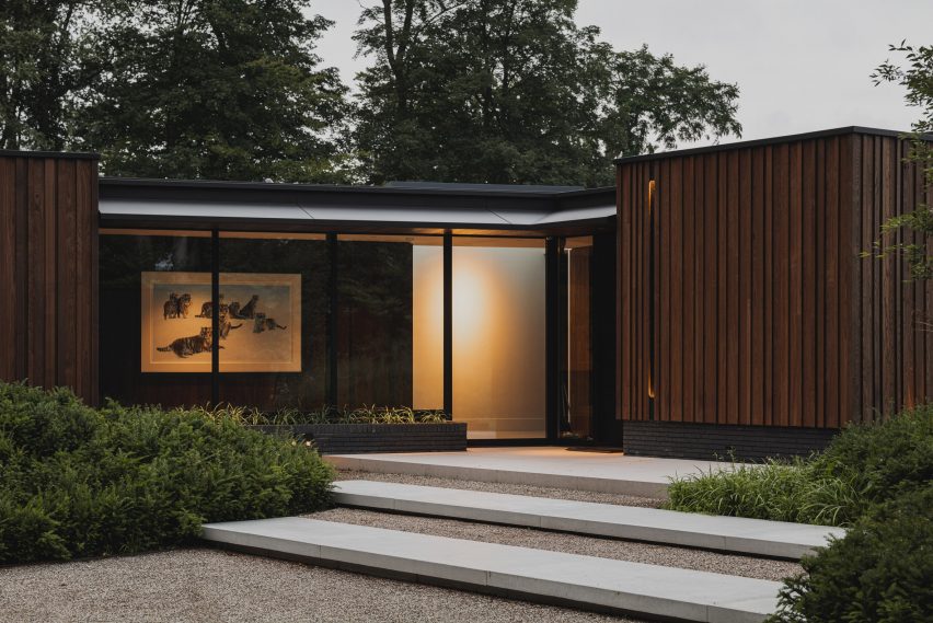 Thermory's thermo-ash cladding on facade of Modern House by the River by Maas Architecten
