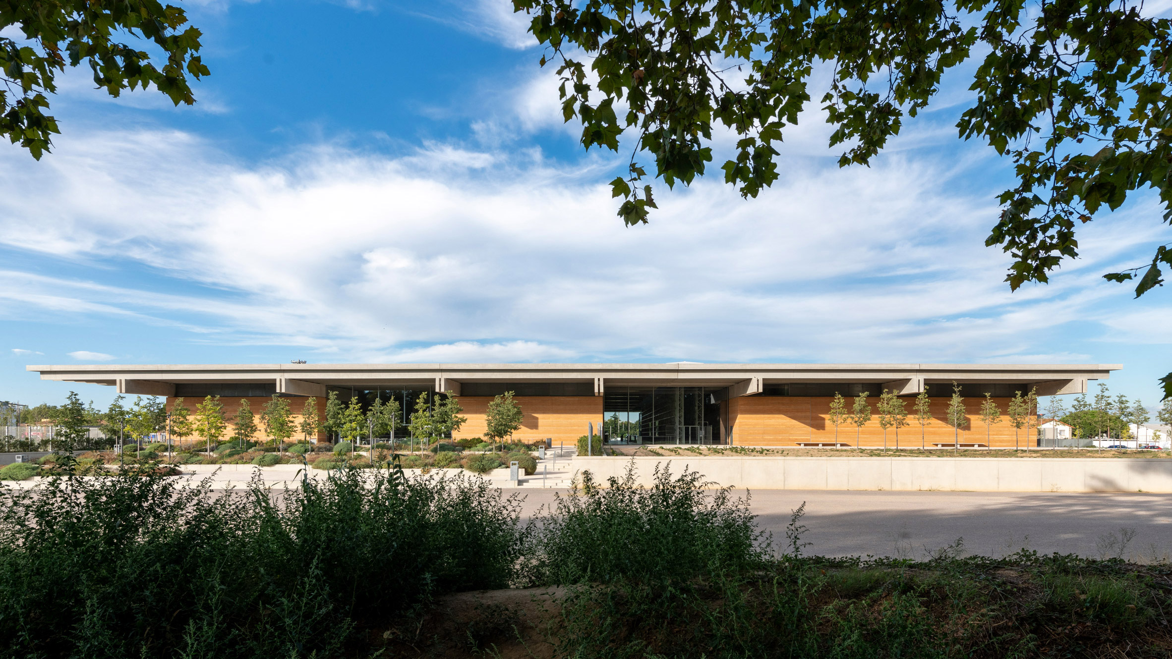 Foster + Partners layers coloured concrete to create Narbo Via in France - Vimarsana News