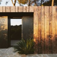 Cabin with wooden cladding