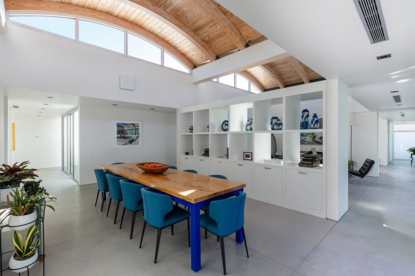 Seibert Architects mendesain rumah Florida untuk kehidupan dalam-luar ruangan | Harga Kusen Aluminium
