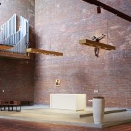Max Lamb crafts minimalist altar for St John Chrysostom Church