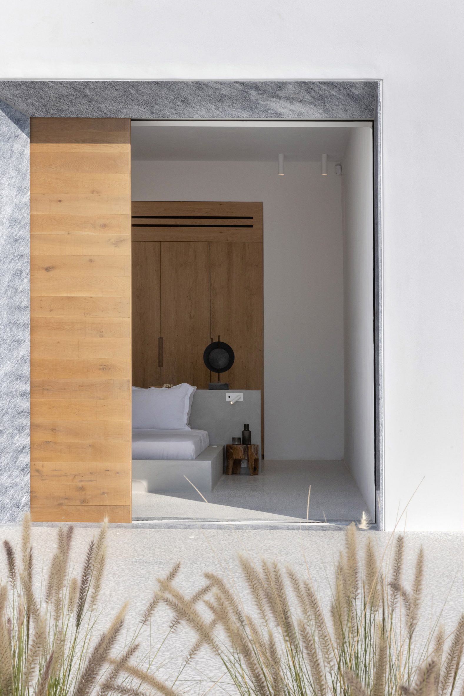 Image into the interior of Paros House