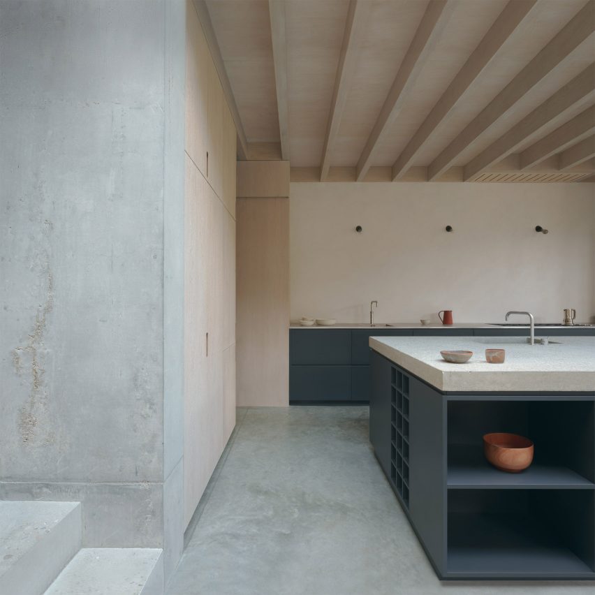 Kitchen of Concrete Plinth House