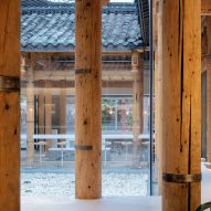 % Arabica coffee shop in Kuanzhai Alley features central courtyard