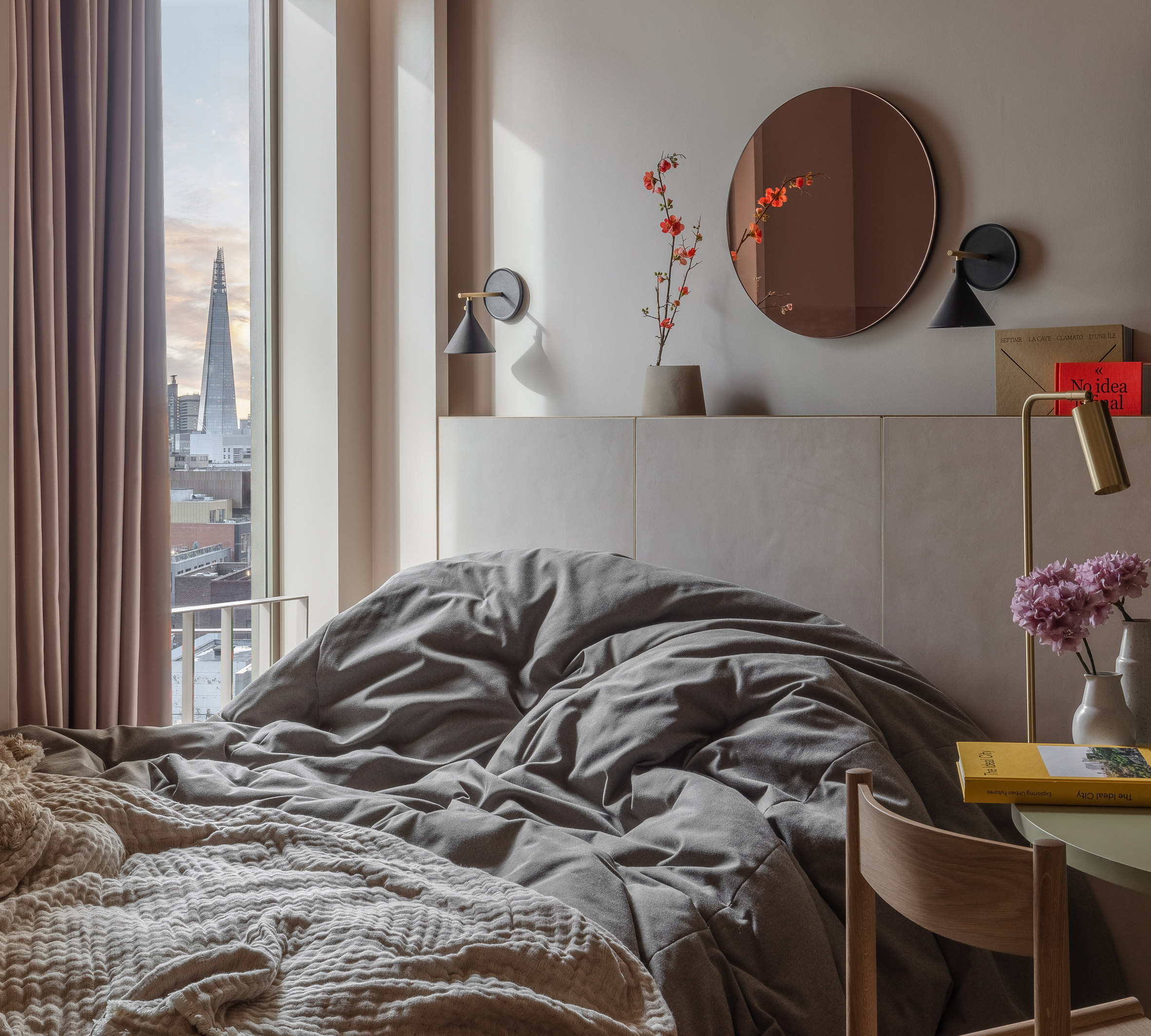 Bedroom in Buckle Street Studios by Grzywinski+Pons for Locke hotels