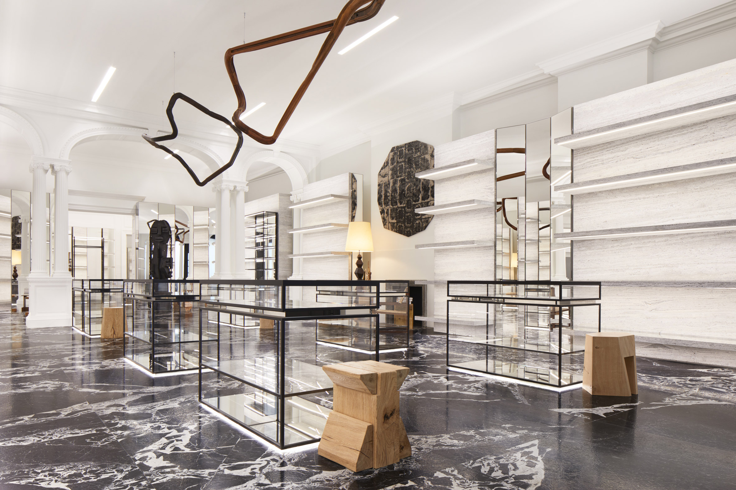 gucci store  Boutique interior, Showroom design, Retail architecture