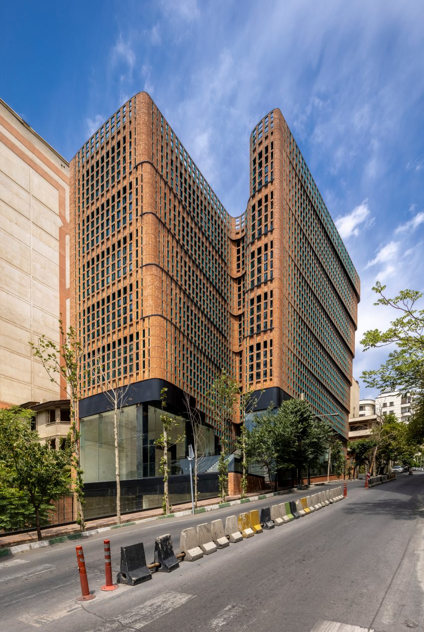 Hitra Office Building in Tehran
