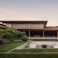 Práctica Arquitectura reinterprets Mexican hacienda in volcanic stone