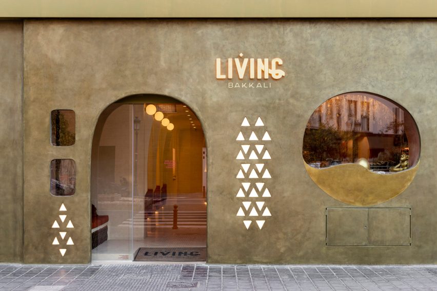 Masquespacio designs restaurant that nods to adobe architecture
