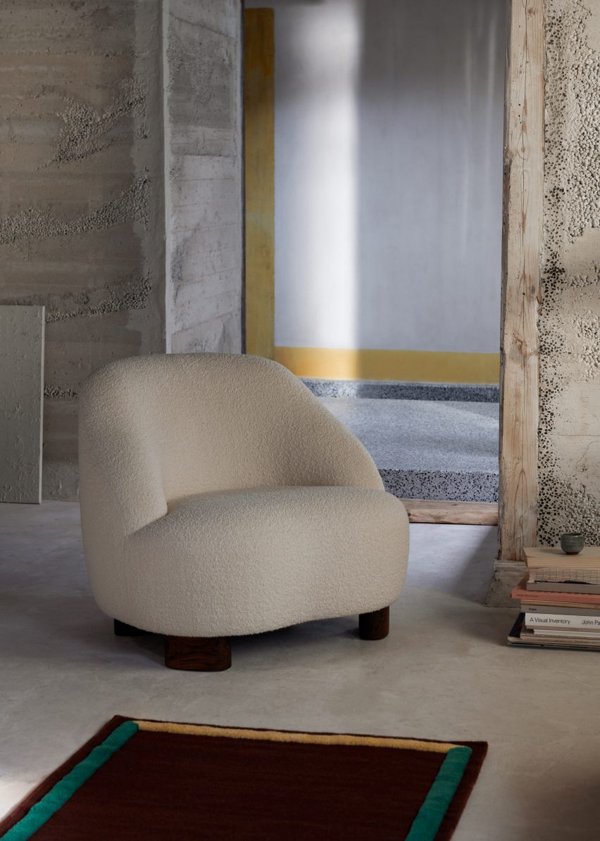A photograph of the Margas seating by Louise Liljencrantz for &tradition