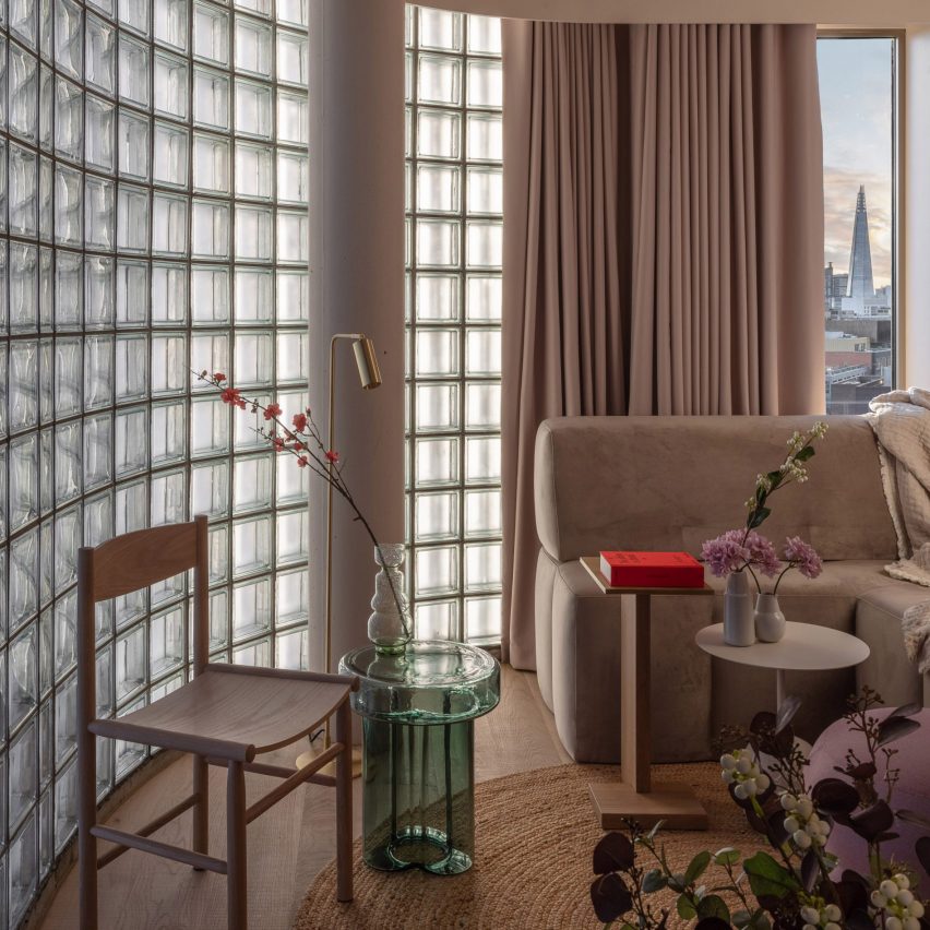 Apartment with glass blocks in Buckle Street Studios by Grzywinski+Pons for Locke hotels