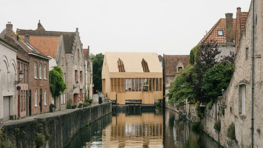 Floating pavilion in Bruges
