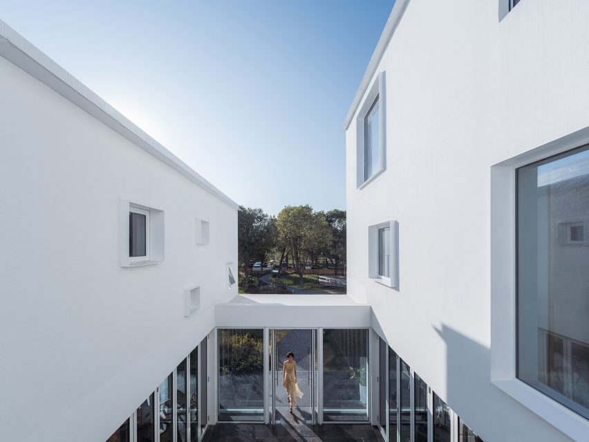 Courtyard in The White Section Homestay by Wutopia Lab