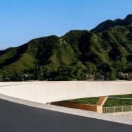 Tiangang Art Center was designed by Syn Architects