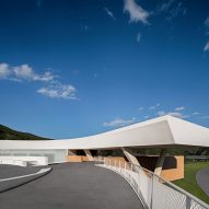 Tiangang Art Center was designed by Syn Architects