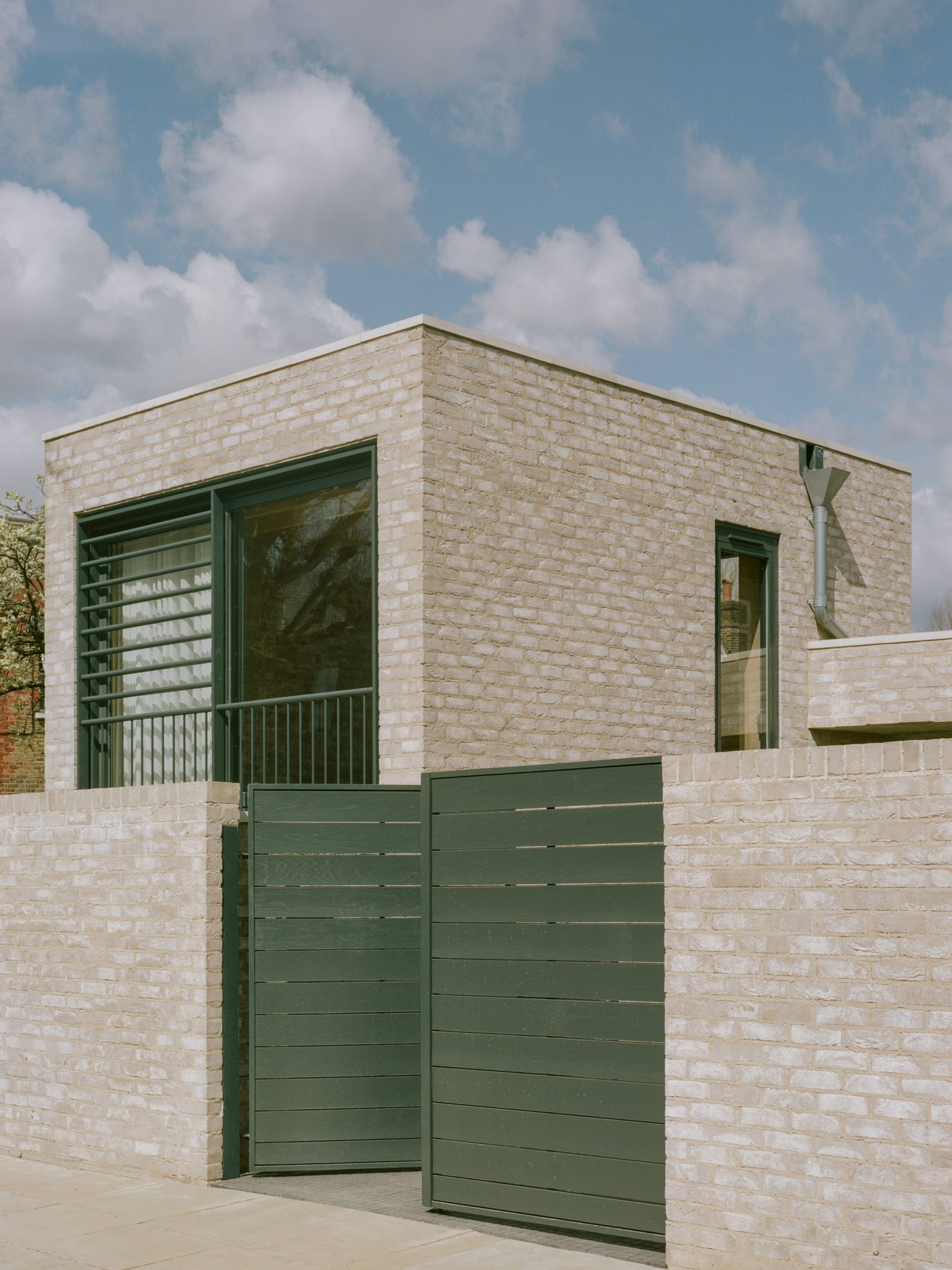 Brick house by Fletcher Crane Architects