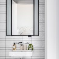 Apartment bathroom in Switch House East by Michaelis Boyd