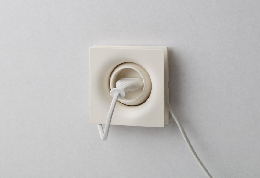 Socket by Souhaïb Ghanmi with an integrated cable reel