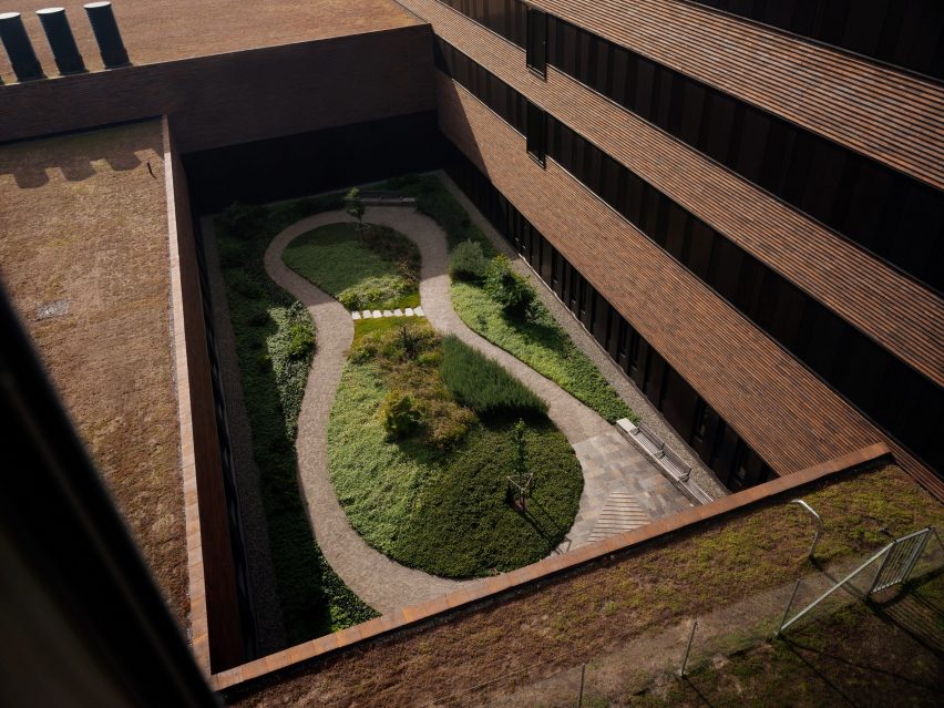 Aerial image of a central courtyard at the veterinary building