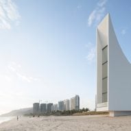 The Seaside Chapel of Jinting Bay was designed by O-office Architects