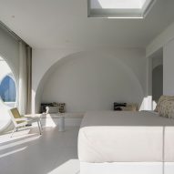 Bedrooms inside Sumei Skyline Coast hotel by GS Design