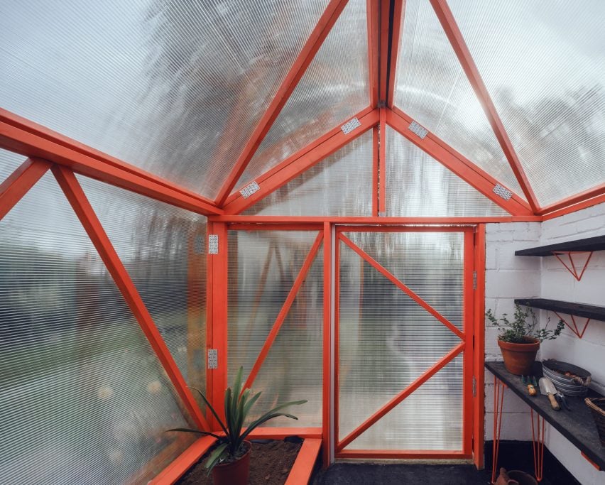 Polycarbonate-clad greenhouse