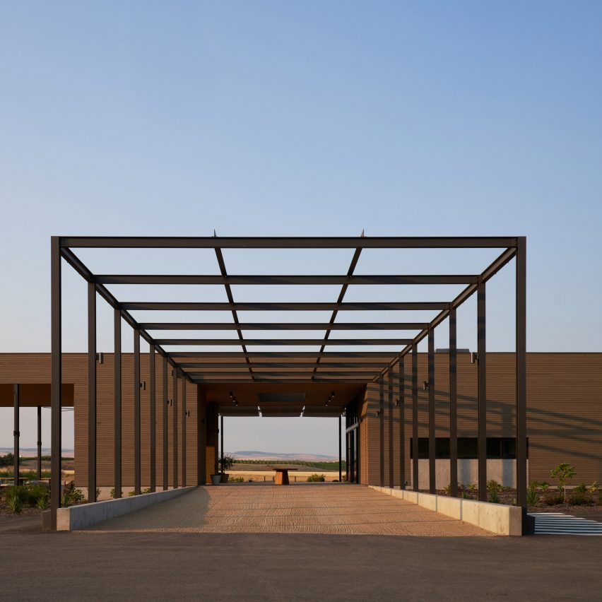 Alton Wines by GO’C is wrapped in structural grid that frames vineyards | Harga Kusen Aluminium
