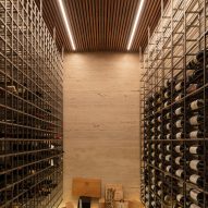 Marcos Bertoldi Arquitetos wine room