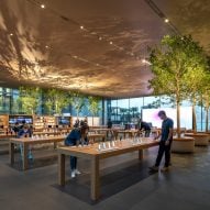 Al Maryah Island Apple Store in Abu Dhabi by Foster + Partners 