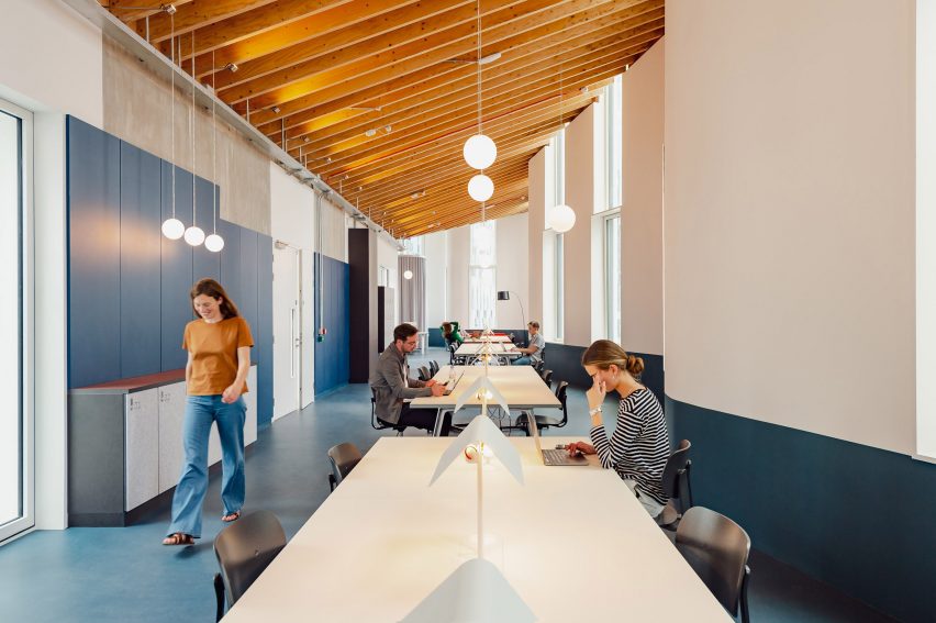 C3 workspaces in Bureau in Greenwich Design District by Roz Barr Architects