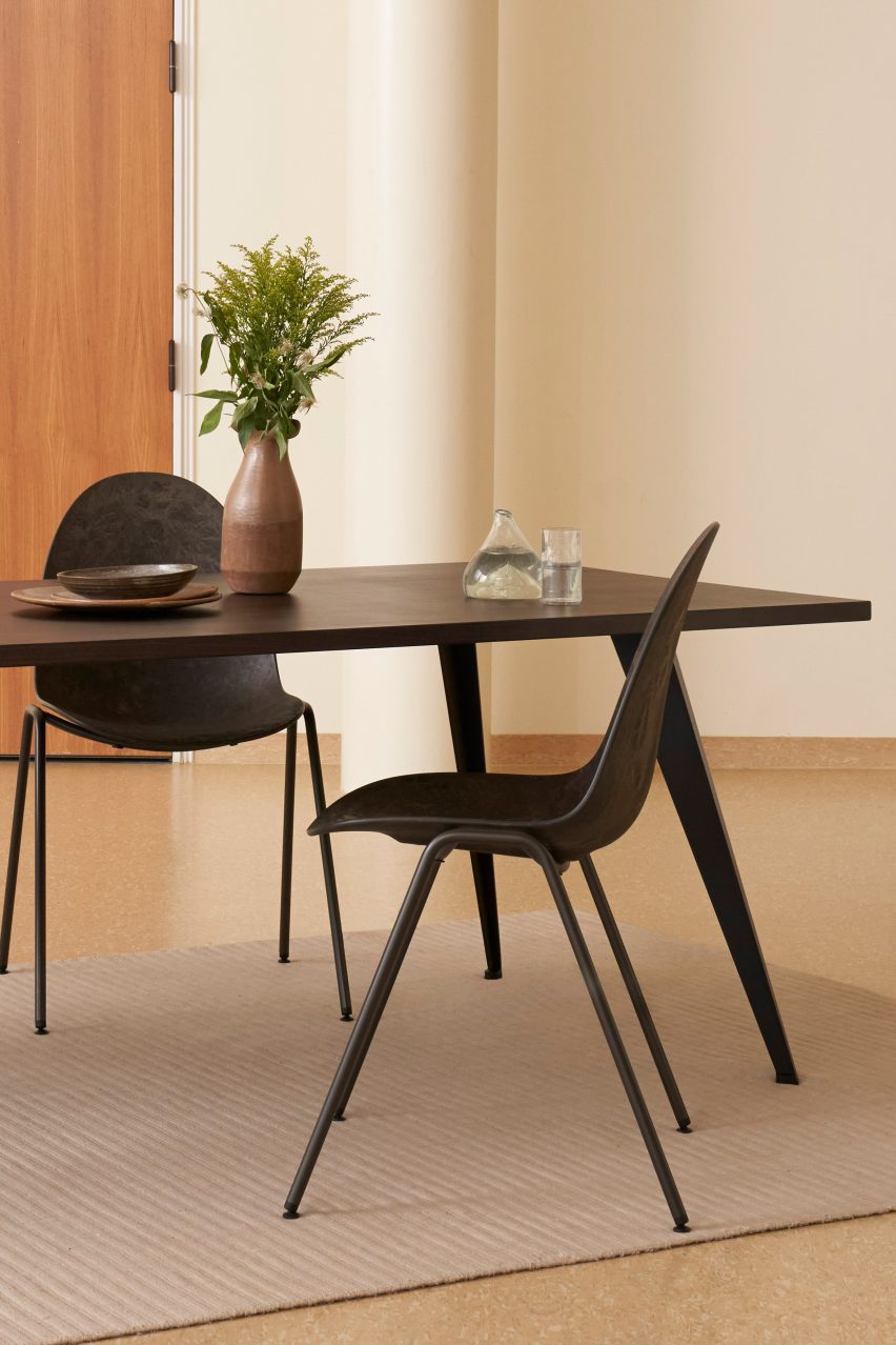 Two Eternity chairs by Mater at a wooden dining table