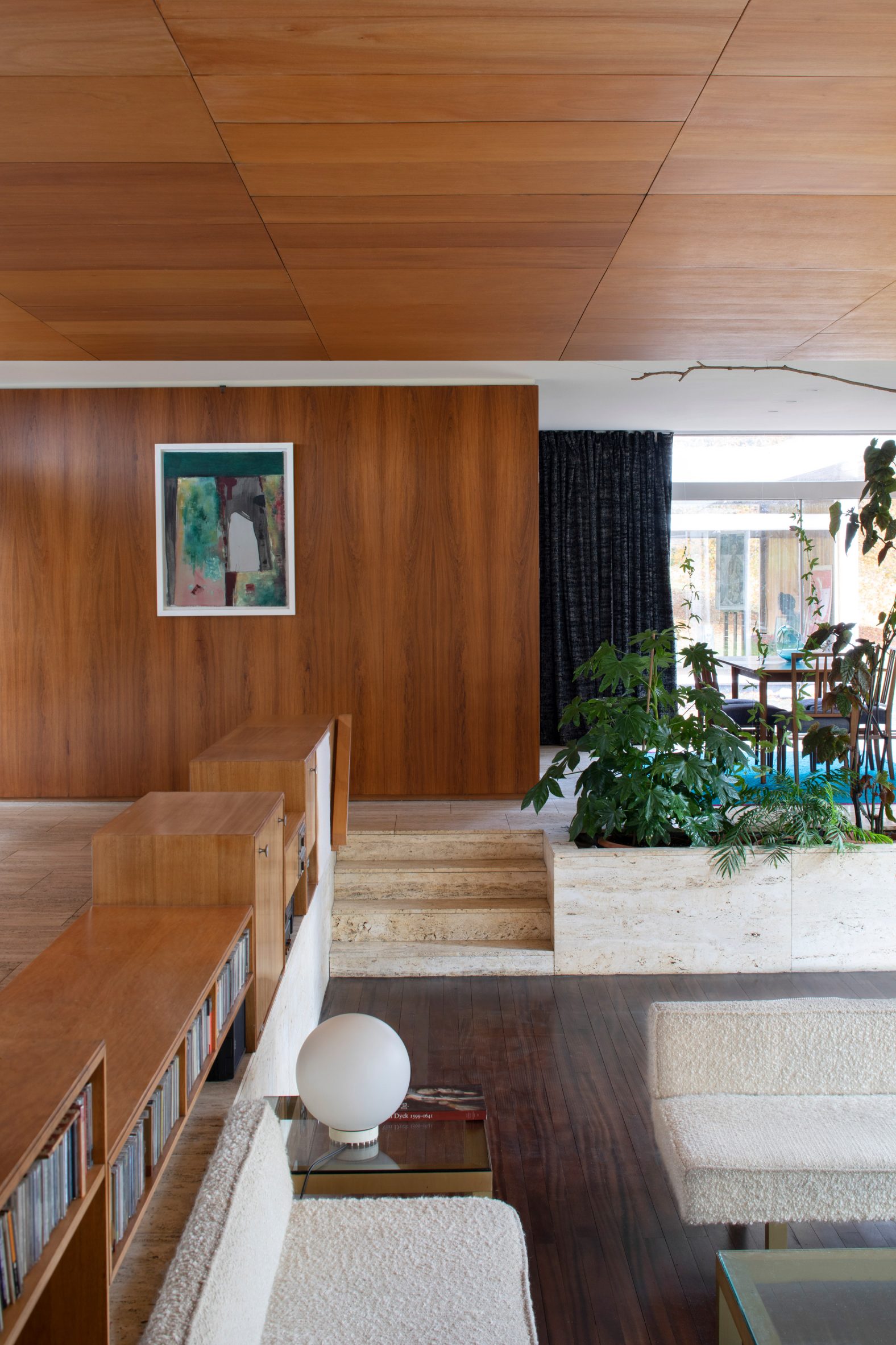 Modernist sunken lounge