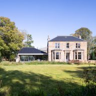 Loader Monteith adds modern courtyard extension to 19th-century Scottish villa