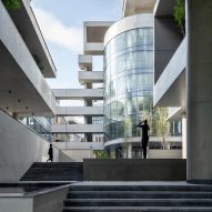 Vector Architects uses elevated walkways and terraces to connect office development in China