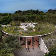 Soler Orozco Arquitectos and Javier Sánchez embed spa in Mexican jungle