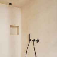 Bathroom inside BSP20 House by Raúl Sánchez Architects